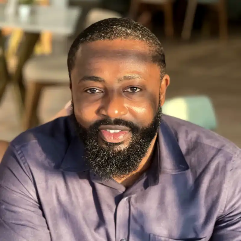 Derek's profile picture on Pangea, the world's largest fractional talent marketplace.