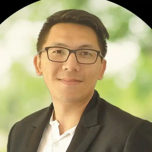 Seng's profile picture on Pangea, the world's largest fractional talent marketplace.