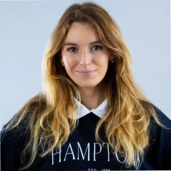 Laetitia's profile picture on Pangea, the world's largest fractional talent marketplace.