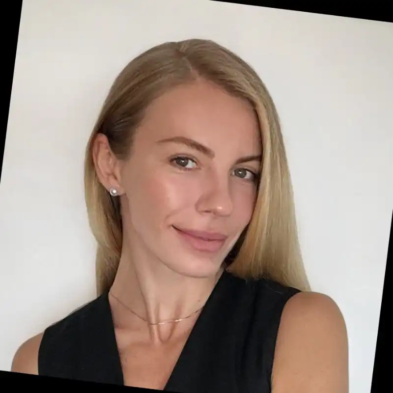 Anna's profile picture on Pangea, the world's largest fractional talent marketplace.