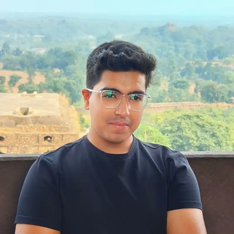 Ishaan's profile picture on Pangea, the world's largest fractional talent marketplace.