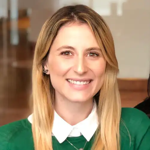 Ana's profile picture on Pangea, the world's largest fractional talent marketplace.