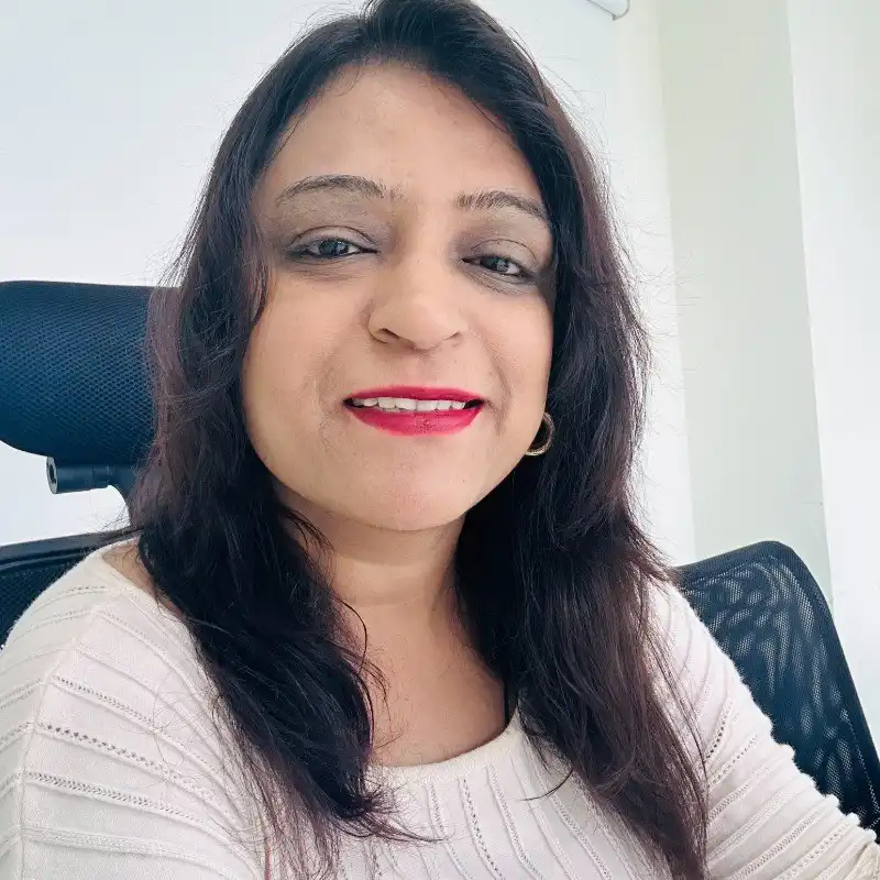 Martina's profile picture on Pangea, the world's largest fractional talent marketplace.