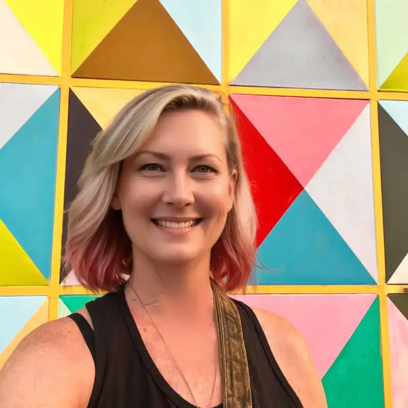 Shelley's profile picture on Pangea, the world's largest fractional talent marketplace.