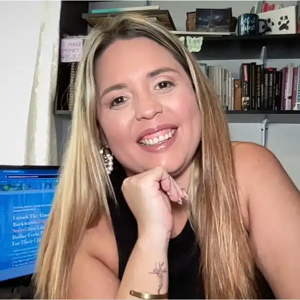 Anna Andrea's profile picture on Pangea, the world's largest fractional talent marketplace.