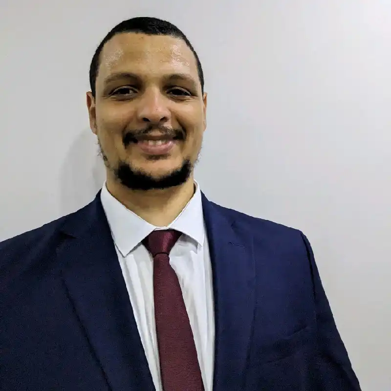 Ishak's profile picture on Pangea, the world's largest fractional talent marketplace.