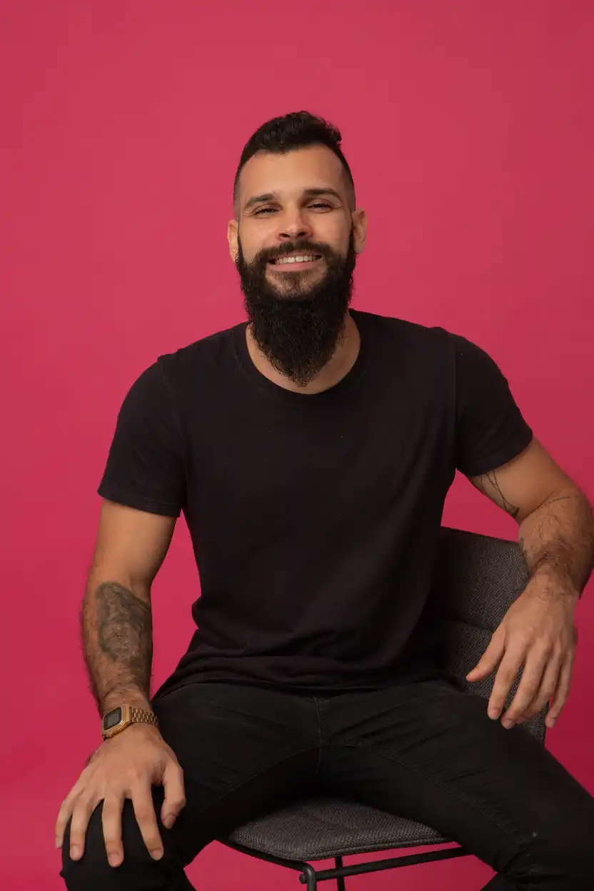 Lucas's profile picture on Pangea, the world's largest fractional talent marketplace.