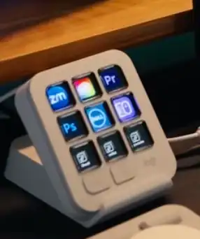 Lisa's profile picture on Pangea, the world's largest fractional talent marketplace.