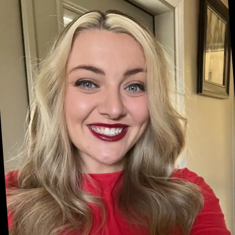 Lindsay's profile picture on Pangea, the world's largest fractional talent marketplace.